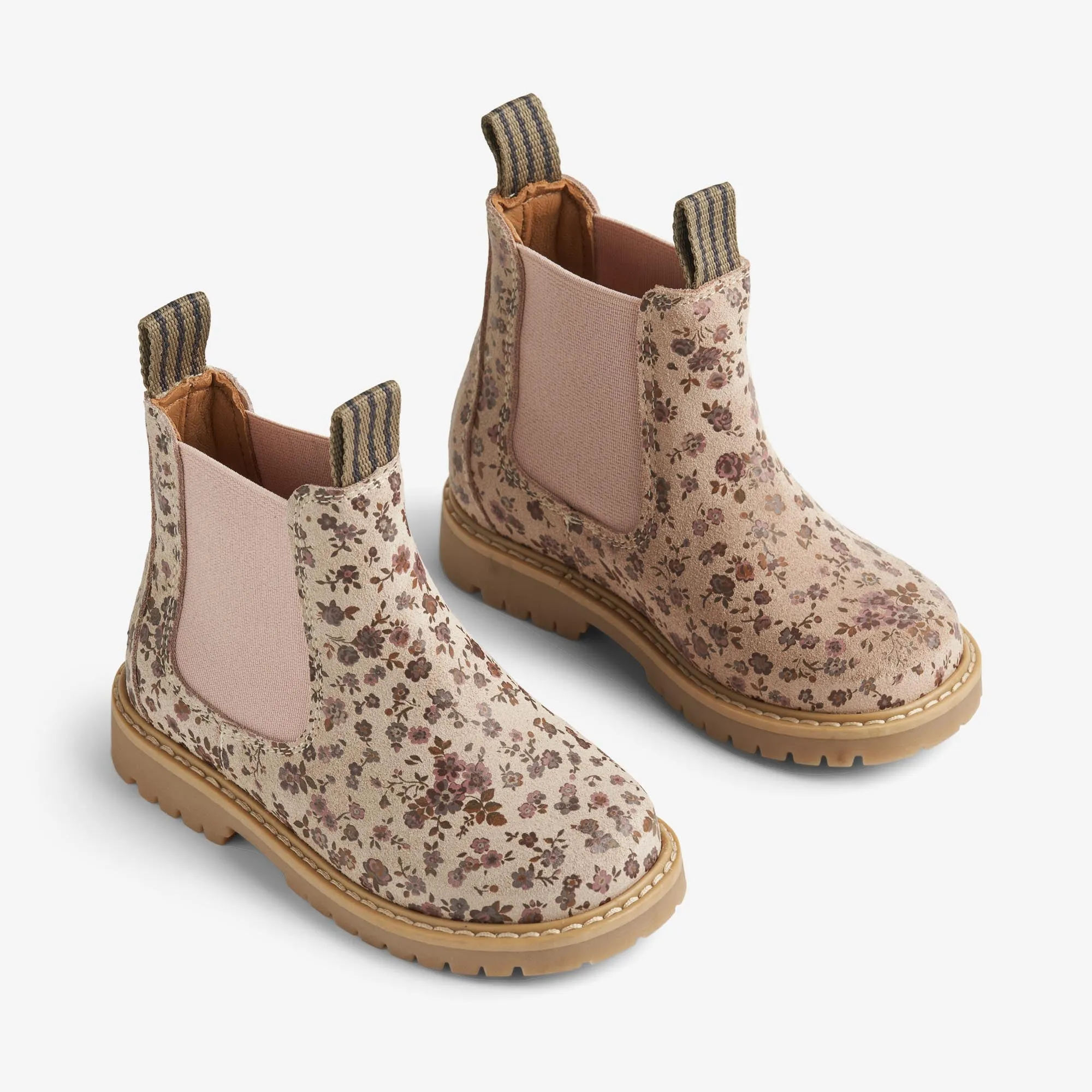 Chelsea Caj - rose flowers Wheat