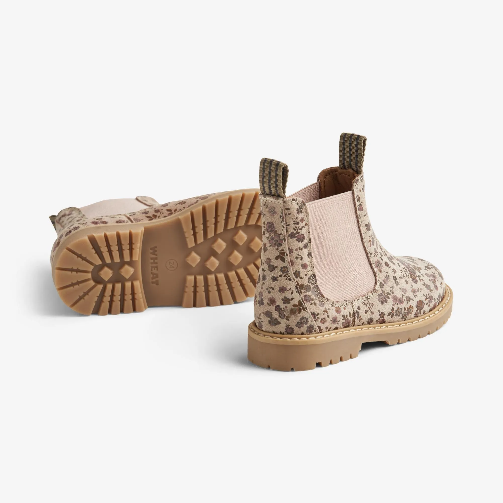 Chelsea Caj - rose flowers Wheat