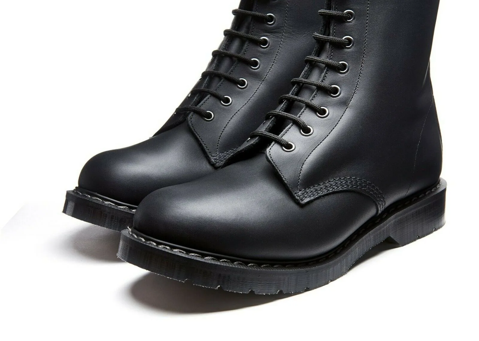 Solovair Shoes Shoes Boots Boots 8-Hole Leather Black Greasy Made in England